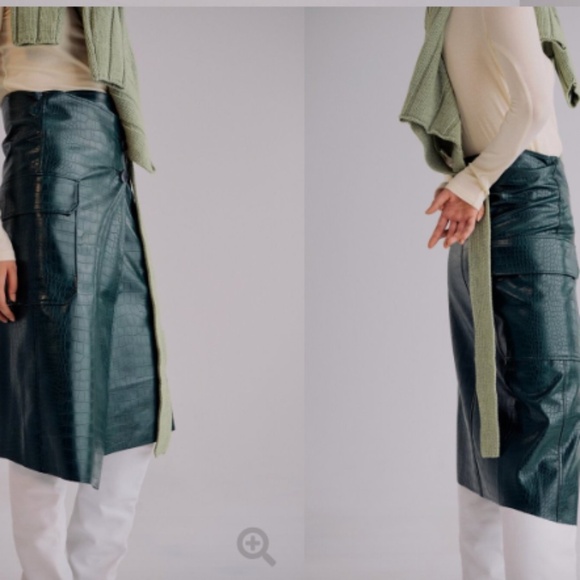 Mijeong Park - Deep Green Crocodile Embossed Faux Leather Skirt - Size L - Picture 16 of 16